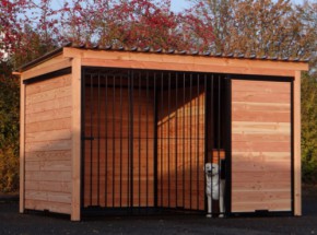 Chenil Forz noir avec niche isolée pour l'hiver avec cadre en bois de Douglas 318x218cm