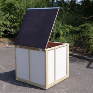 L'abri de nuit Easy a un toit articulé