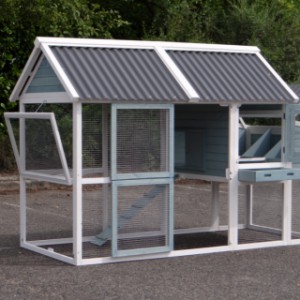 Poulailler avec des grandes portes Ariane