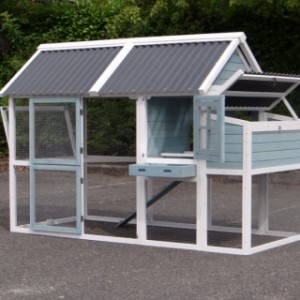Poulailler Ariane avec pondoir avec toiture en charnière
