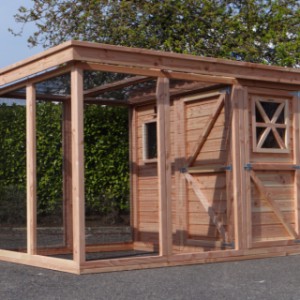 Belle voliere avec sas, solution pratique!