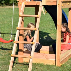 Équipment de jeu Kiosk bas offre d'espace pour un bac à sable