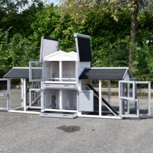 Le clapier pour lapin Double Small a un toit articulé