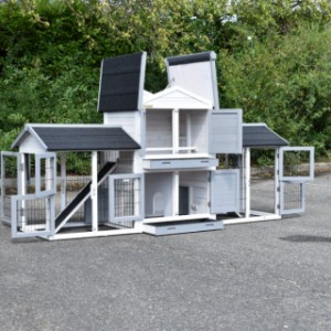 Le clapier pour lapin Double Small a plusieurs portes