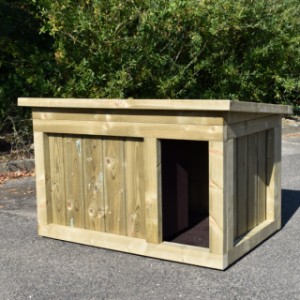 La niche pour chien Block Medium est fabriquée en bois d'épicea impregné