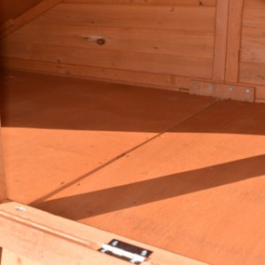 Poulailler Holiday Large | espace pour ventilation dans le planches du grenier