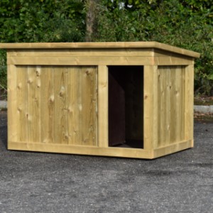 La niche pour chien Block Large est un belle niche isolée, fabriquée en bois d'épicéa impregné