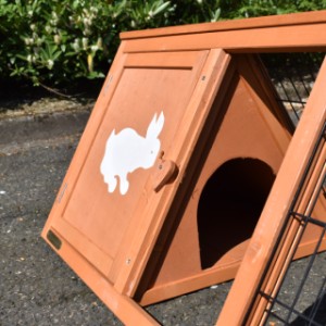 La nichoir du clapier pour lapin Blecky  a plaques de sol amovibles