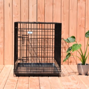 La cage pour chien Strong XL peut être pliée, ce qui permet de l’emporter facilement