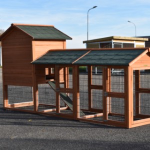 Un vu dans l'arrière du poulailler Prestige Medium