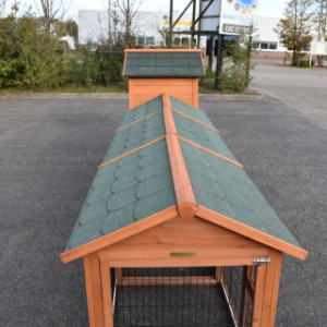 Le poulailler Prestige Medium offre beaucoup d'espace pour vous poules