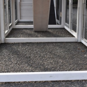 Un vu dans l'enclos du poulailler Double Prestige Medium