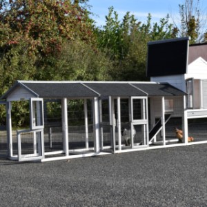 Le poulailler Prestige Medium a plusieurs ouvertures