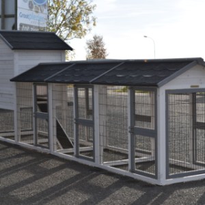 Un vu dans l'arrière du poulailler Prestige Medium