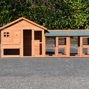 Clapier pour lapin Holiday Small est étendue avec 2 enclos