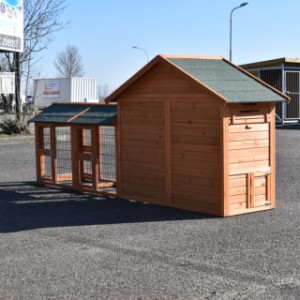 Un vu dans l'arrière du clapier pour lapin Holiday Small