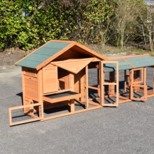 Clapier pour lapin Holiday Small a plusieurs portes