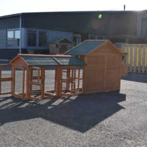 Un vu dans l'arrière du clapier pour lapin Holiday Small