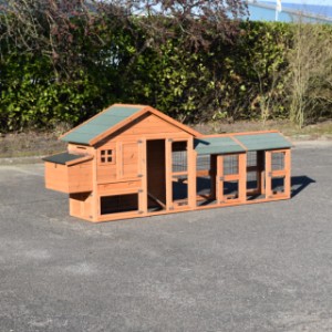 Clapier pour lapin Holiday Small est étendue avec 2 enclos