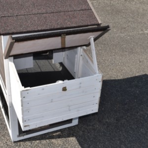 La pondoir Small a un toit articulé