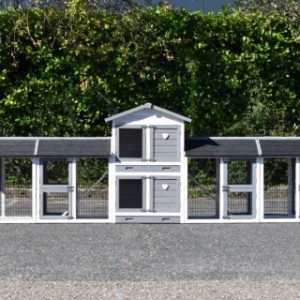 Le clapier pour lapin Double Small avec 4 enclos offre beaucoup d'espace pour vos lapins