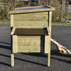 Poulailler Chicky 2 est équipée avec une pondoir