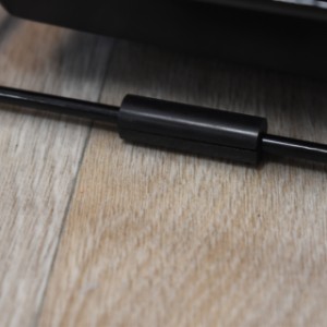 La cage pour chien Strong L est équipée de pieds en caoutchouc pour mieux protéger le sol