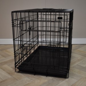 Cette cage pour chien est destinée aux races de petite taille, comme le Whippet