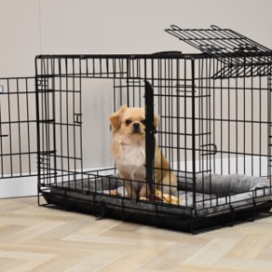 La cage pour chien Strong M possède 2 portes et 1 trappe