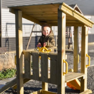 Tour de jeu Plan 60 est fabriquée en bois d'épicéa impregné