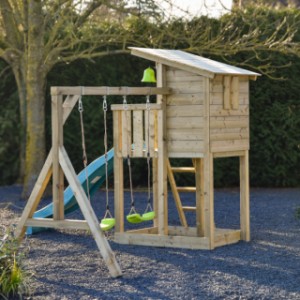 Aire de jeux Cabin avec toboggan et balançoire offre des heures de plaisir