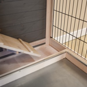 Cage pour lapin Beau a un sol en bois