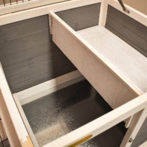 Cage à lapin Esmee a une grenier de stockage pratique