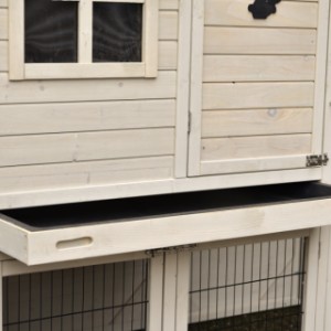 Le poulailler Holiday Large a une tiroir, pour un nettoyage facile