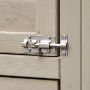 Le poulailler Prestige Small est livré avec le matériel de fixation et des loquets coulissants inclus