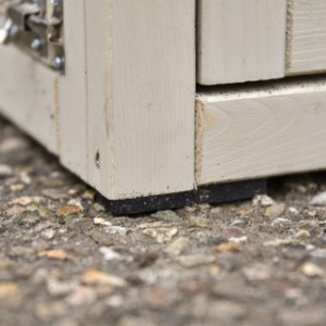 Le poulailler Holiday Large est sur pieds en caoutchouc