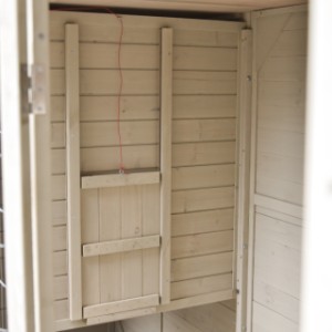 Le poulailler Holiday Large a une nichoir verrouillable
