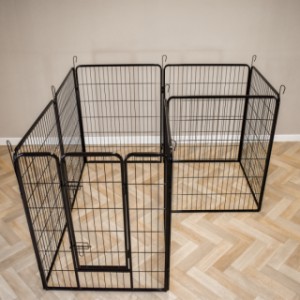 Le parc pour chiots Octa peut également être utilisé facilement à l’intérieur