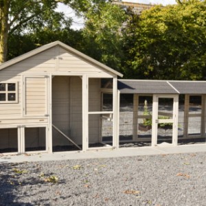 Clapier Holiday Large avec 2 enclos supplémentaire