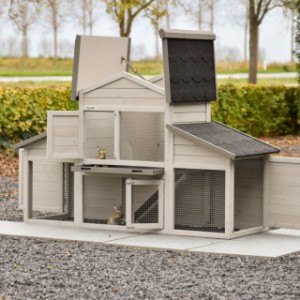 Le clapier pour lapin Annemieke a grande portes