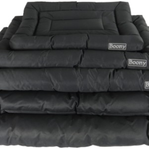 Le coussin de cage noir est disponible en 5 tailles différentes