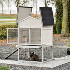 Le Prestige Medium dispose de nombreuses portes et trappes pour un nettoyage facile.