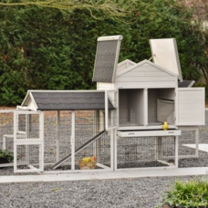 Le Prestige Medium dispose de nombreuses portes et trappes pour un nettoyage facile.