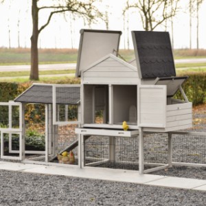 Le Prestige Medium dispose de nombreuses portes et trappes pour un nettoyage facile.