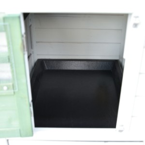 Noah dispose d’un bel abri de nuit surélevé