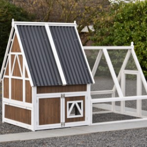 Jetez un coup d’œil à l’arrière du clapier Pip