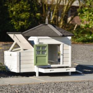 Ambiance Small dispose de portes pratiques, de toits amovibles et d’un tiroir coulissant pratique