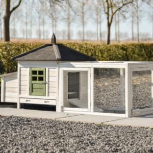 Ambiance Small apporte une ambiance chaleureuse dans le jardin