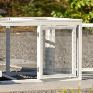 L’enclos d’extension Ambiance Small avec toit grillagé a 2 portes