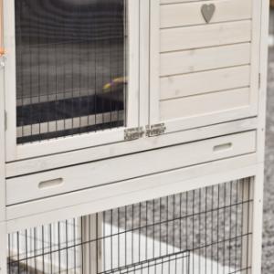 Le poulailler Prestige Large a une tiroir en plastique